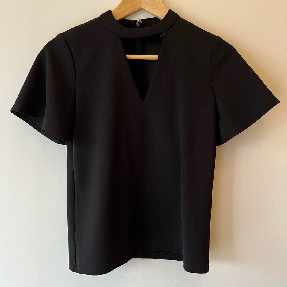 Petite Keyhole Top